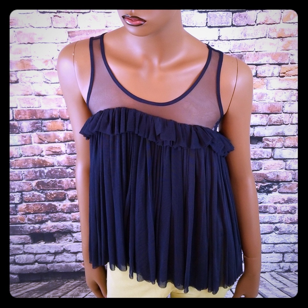 🆕️💋Gracia High- Low Tank Top💋 - Picture 4 of 5
